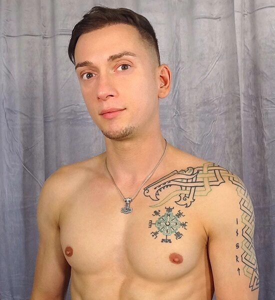 NICK BAUR